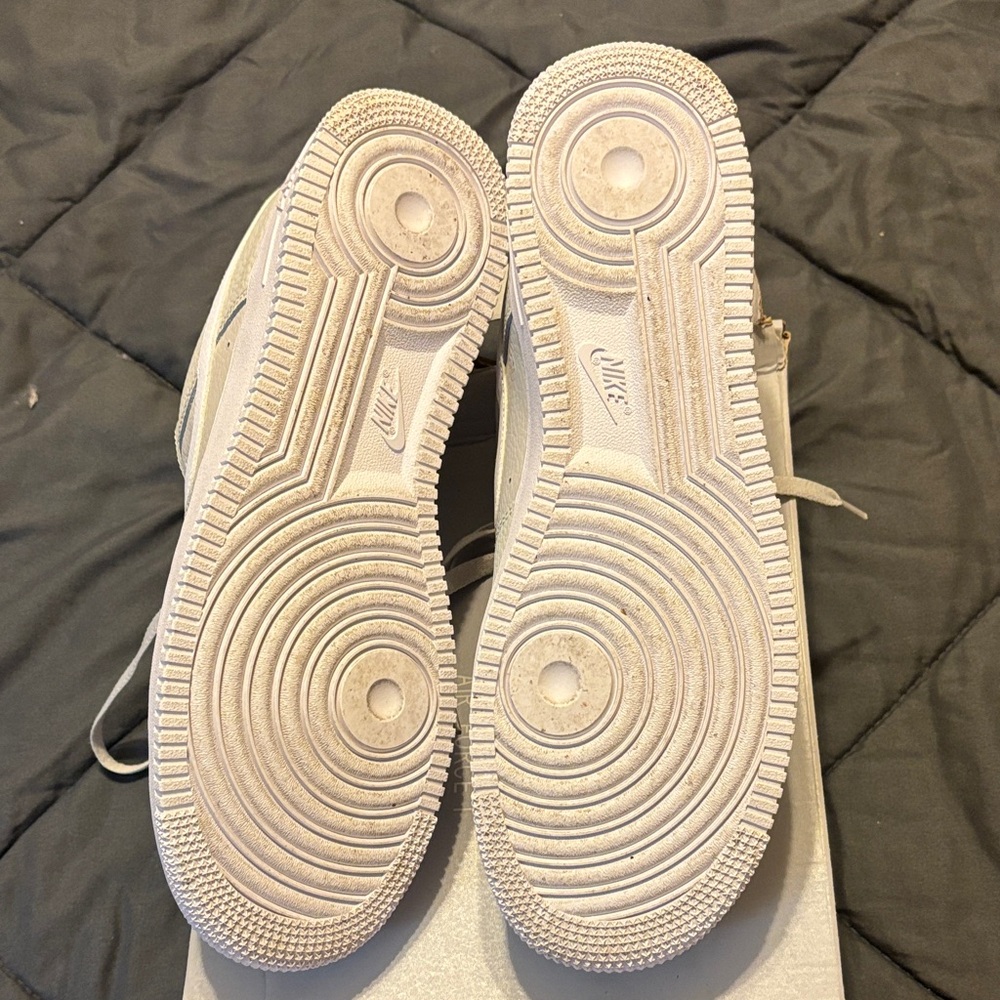 Nike Air Force 1 '07 Light Bone and White - Picture 7 of 7